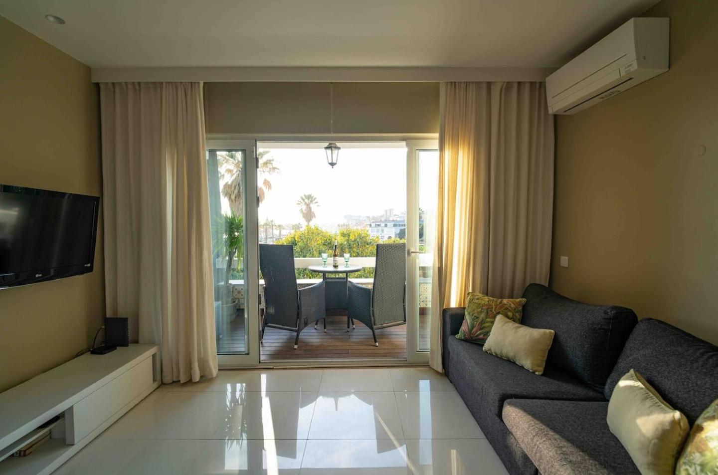 Sea View W Balcony 2 Mins Walk To Beach & Casino Estoril Esterno foto